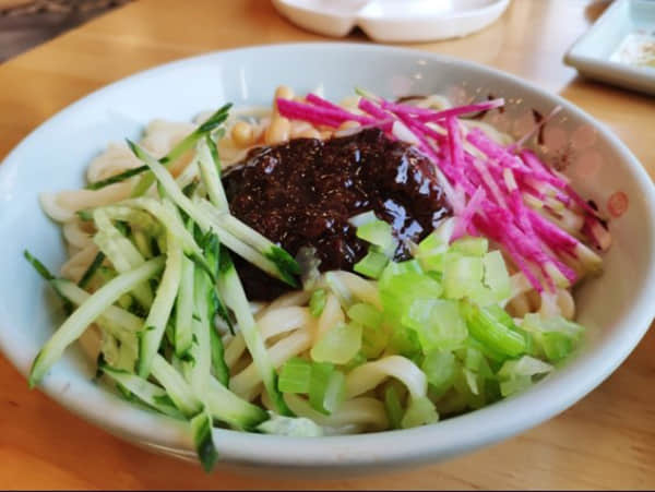 （第八届进博会）境外中小企业加码进博会 “小而美”产品受追捧,（第八届进博会）境外中小企业加码进博会 “小而美”产品受追捧